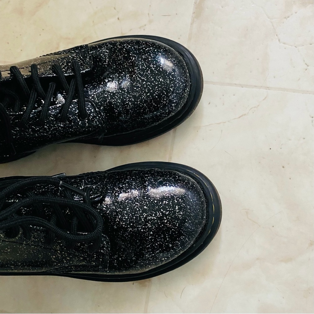 $75 Dr. Martens Junior 1460 Black Cosmic Silver Glitter Lace Up Zipper Boots 2 - Picture 5 of 13